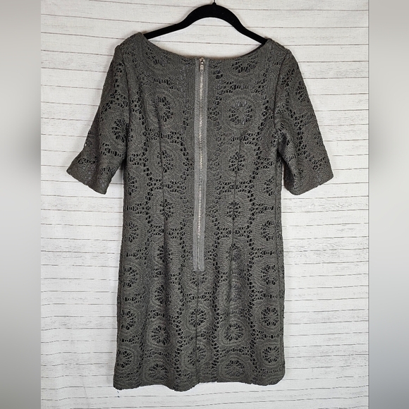 Adrianna Papell Crochet Shift Dress in Gray, sz 6 - Picture 5 of 16